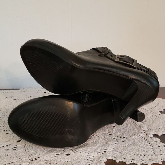 EUC Maurices Black Faux Leather Boots Booties with Belt & Buckle Accent Sz 9.5M - Picture 5 of 9